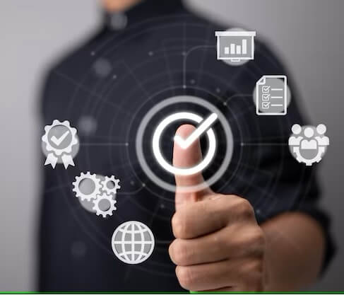 controle-de-qualidade-e-melhoria-via-garantia-de-qualidade-qa-normatizacao-e-ideia-de-certificacao-conceito-do-gerente-regulamentado-e-em-conformidade-com-os-padroes_27634-961